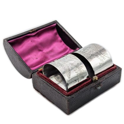 Pair boxed napkin rings - London 1883