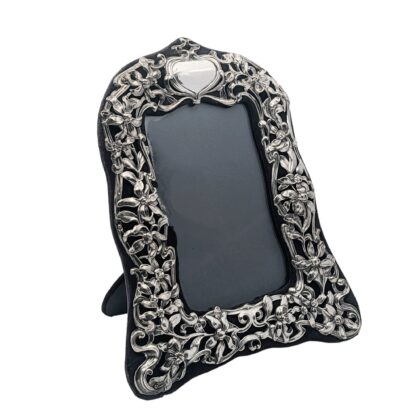 Flower antique frame - London 1902