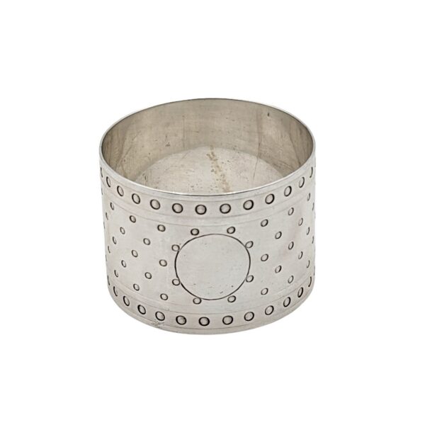 Dotted napkin ring - London, 1873