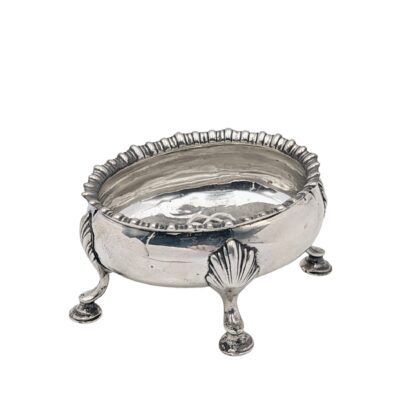 Salt, oval, 4 legs, initial - London 1774