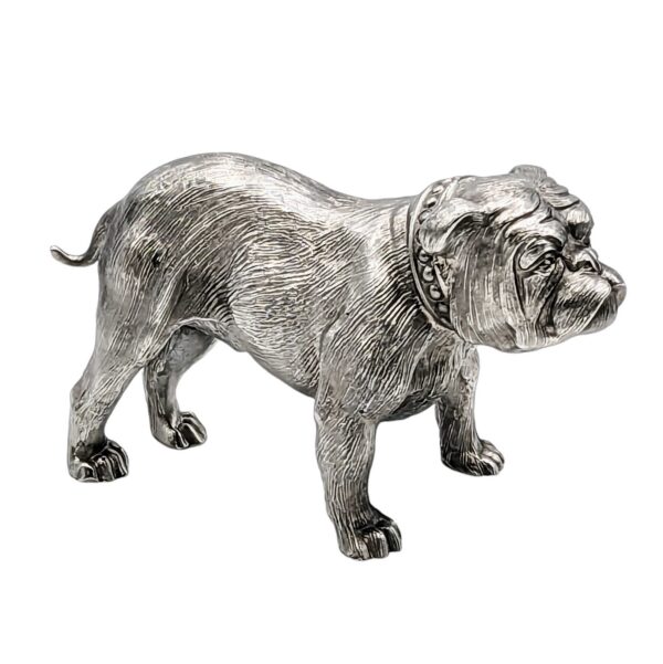 Bulldog dog - London 2022