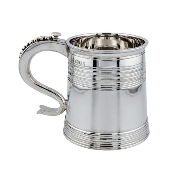Half pint mug - London 1929