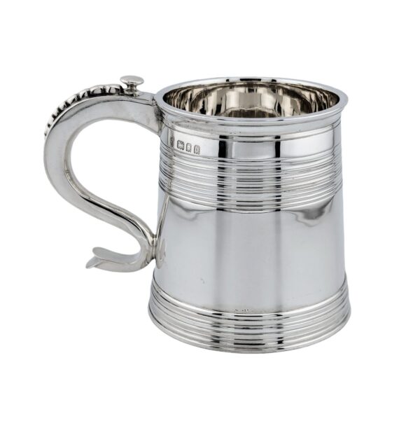 Half pint mug - London 1929