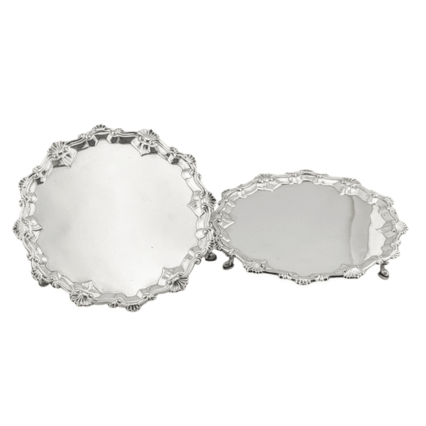 Pair of small salvers - London 1763