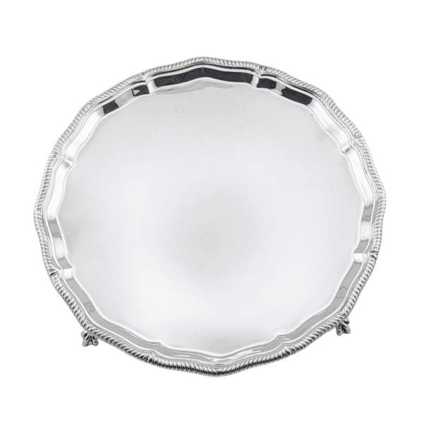 Salver round,shaped gadroon - London 1926