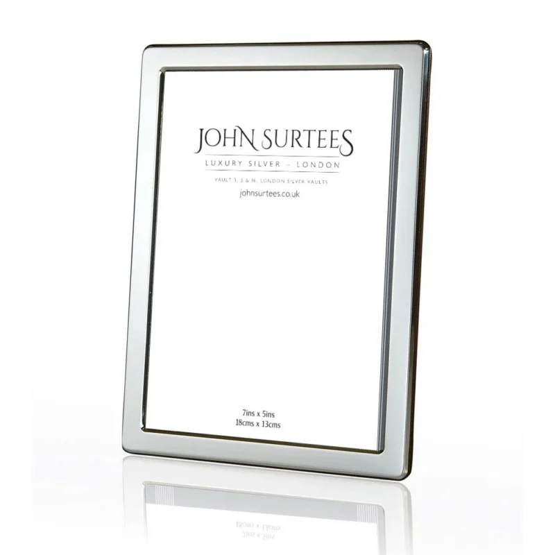 Silver photograph frame in Wells pattern