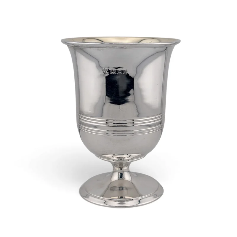 Silver cup, London 1933, second view of the bell-shaped bowl and pedestal foot