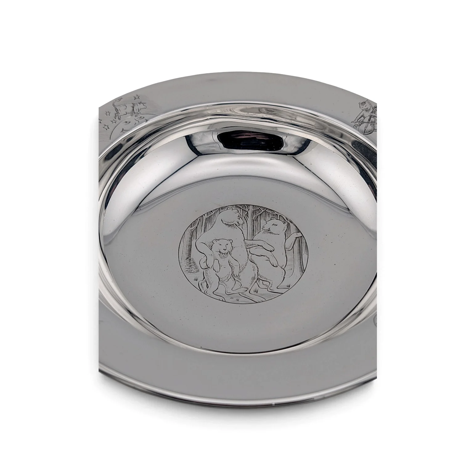 Close view of the engraved bears in the centre of the bowl